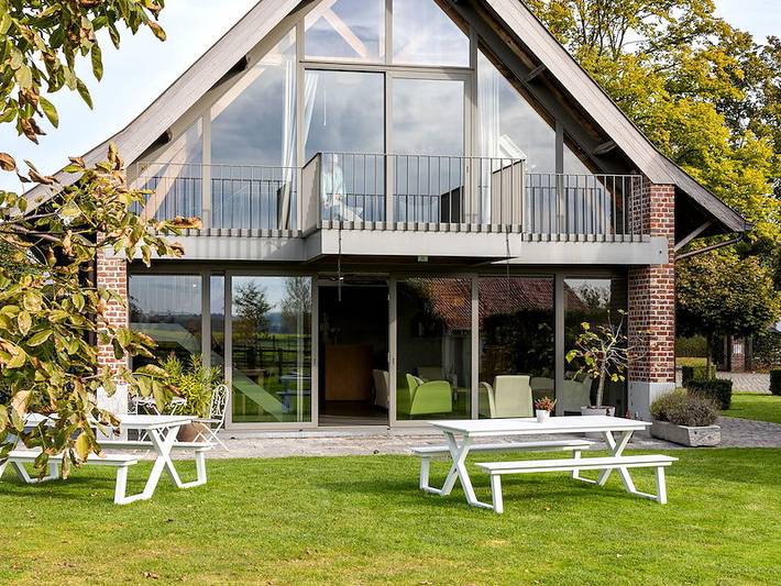 Location de vacances pour 19 personnes, avec terrasse ainsi que sauna et balcon/terrasse à Waregem