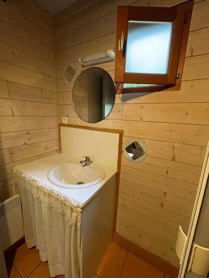 Two-Bedroom Chalet in Biron, Périgord Pourpre