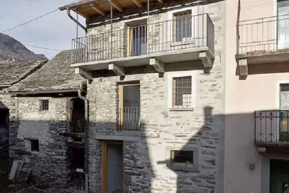 Rustico di vacanza nel nucleo di Moghegno in Maggia, Tessiner Alpen