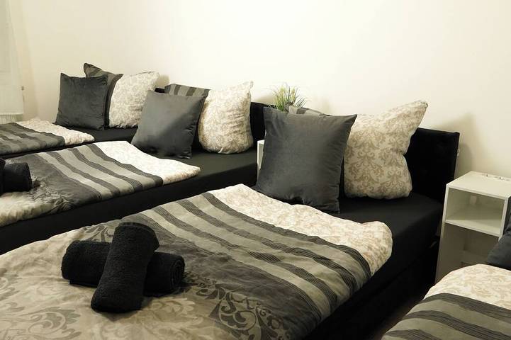 Ganze Wohnung, Ferienwohnung - modernes Heim Li-Apartments in Pforzheim, Nordschwarzwald