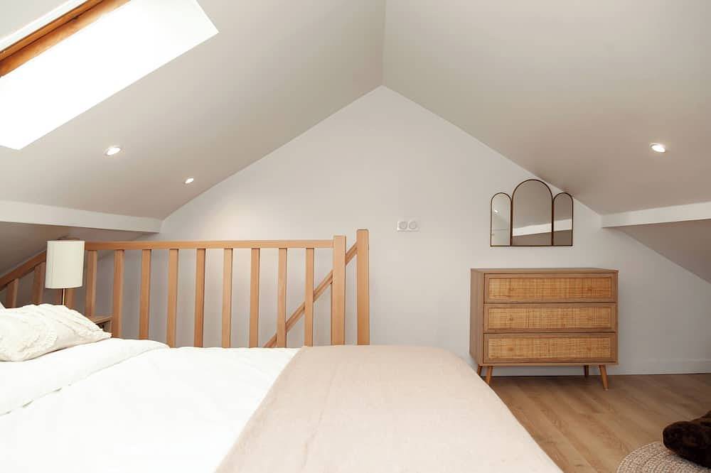 Entire apartment, Duplex Three House | Rer B 1 min | Netflix in Antony, Hauts-de-Seine