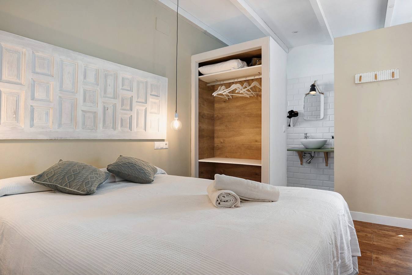 Studio 'Clara 1' dicht bij de zee met terras & Wi-Fi, foto 15