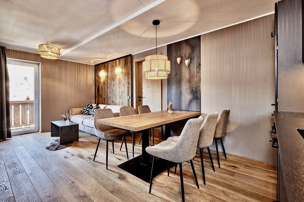 Ganze Wohnung, Neu! Deluxe Apartment Zugspitze mit Pool, Sauna, am Golfplatz und Zugspitzblick in Ehrwald, Ammergauer Alpen (Österreich)