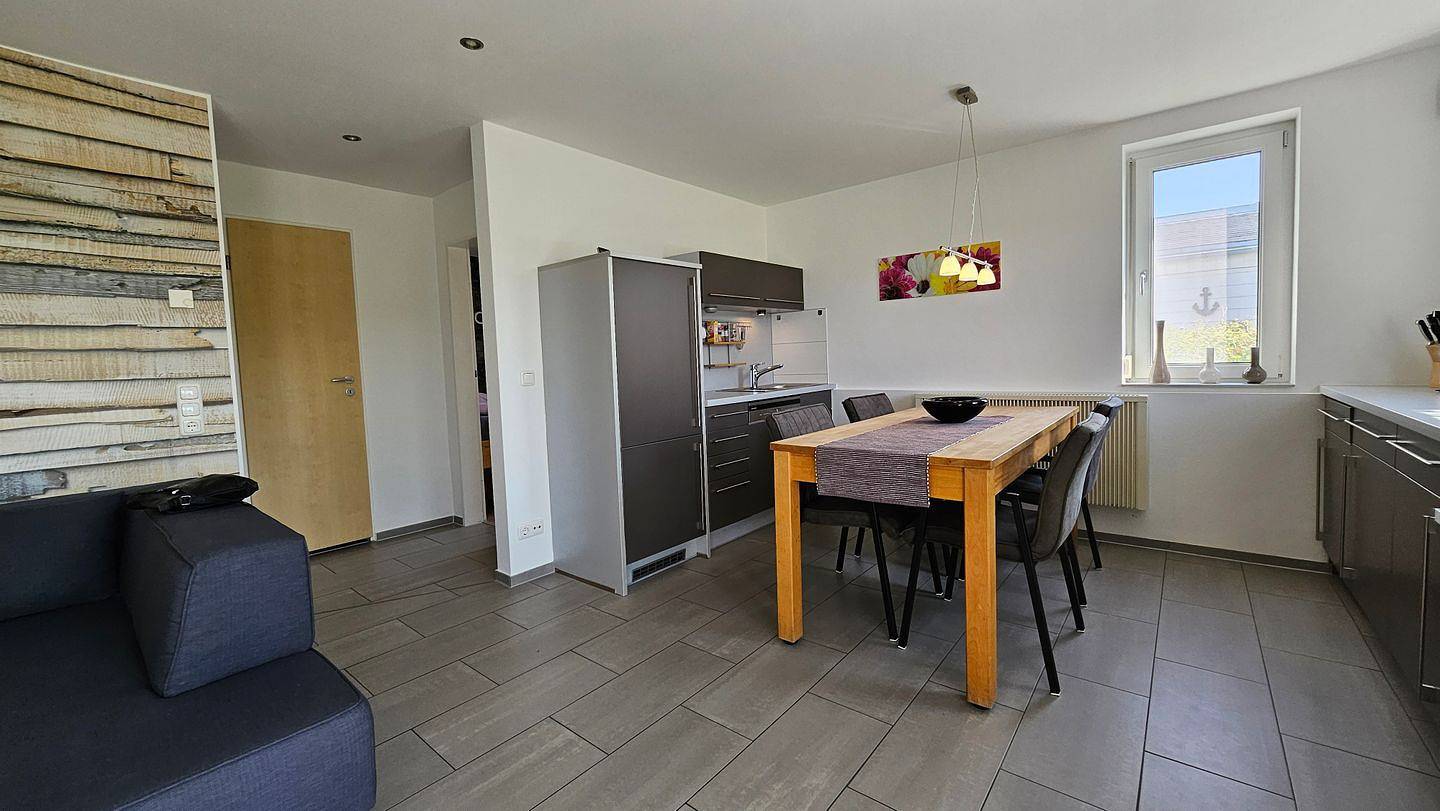 Stilvolles Ferienhaus nahe Ostseestrand mit Terrasse und Kamin in Diedrichshagen in Warnemünde Strand, Rostock