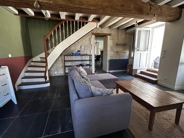 Gîte pour 6 personnes, avec jardin et vue, animaux acceptés à Crouzilles