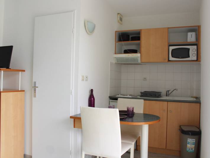 Gîte pour 2 personnes, avec piscine et balcon dans Port des Minimes - 4