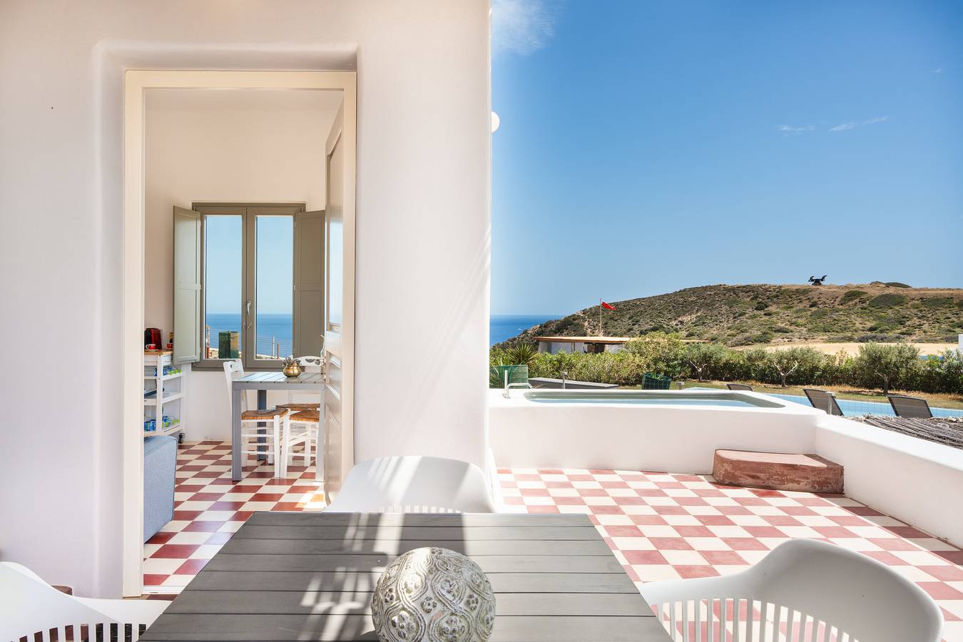 Entire apartment, Apartment 'Chili Moon' with Sea View, Wi-Fi and Air Conditioning in Milos