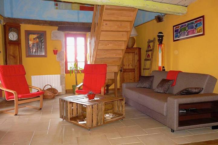 Gîte pour 6 personnes, avec balcon ainsi que jardin et jacuzzi à Sauzet (Lot)