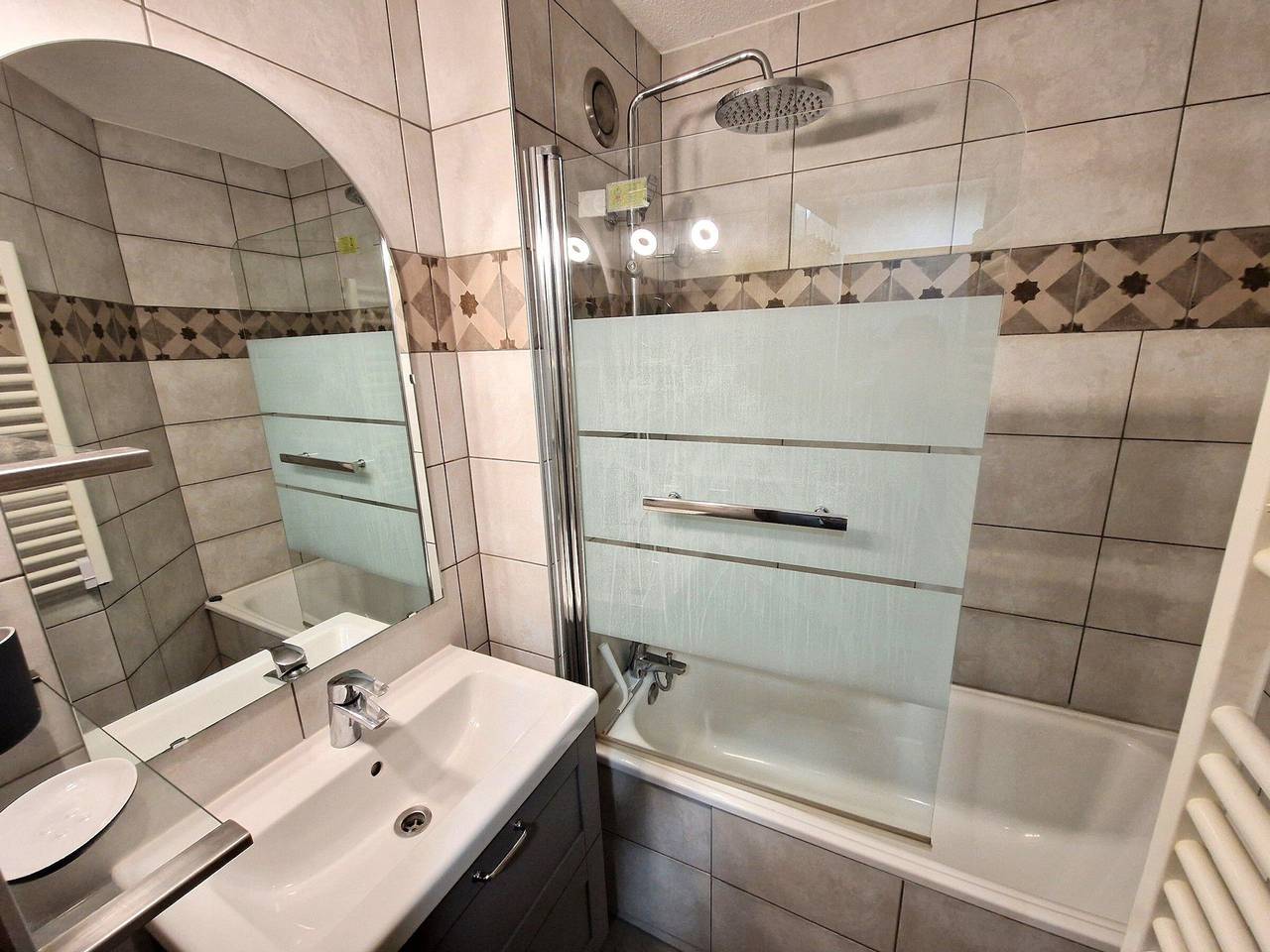 Appartement entier, Appartement 8 pers, 3 chambres + mezzanine, Valfréjus, proche pistes in Valfréjus, Modane