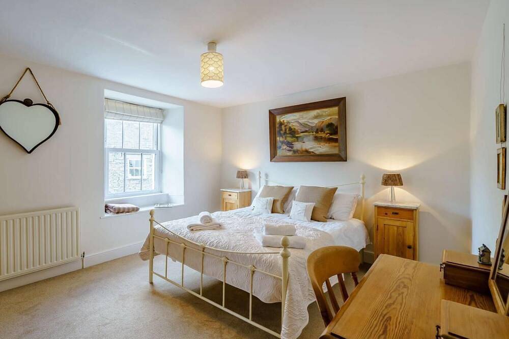 4 Bed in Nr Hawkshead (oc-lcc33) in Far Sawrey, Lake District