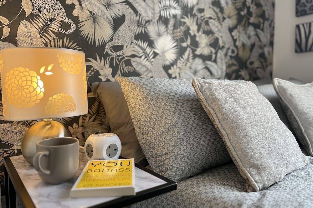 Modernised central Wigan townhouse sleeps up to 6 in Wigan, Greater Manchester