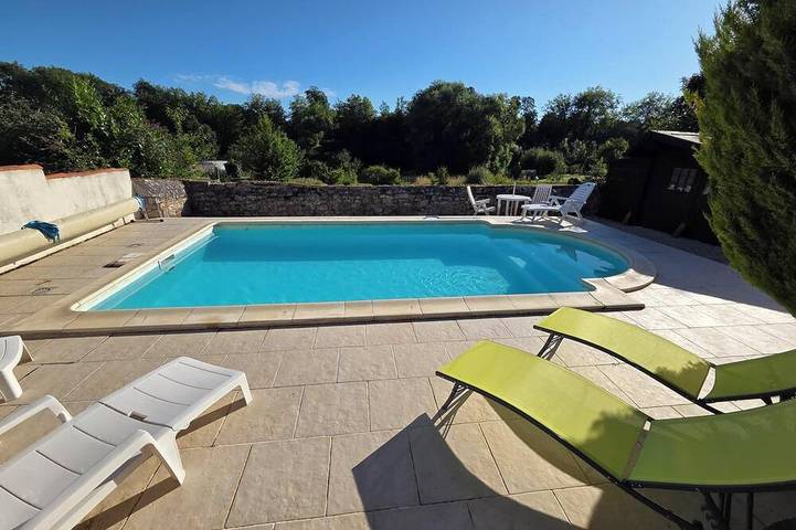 Location de vacances pour 8 personnes, avec jardin et terrasse à Champagne (Charente-Maritime)