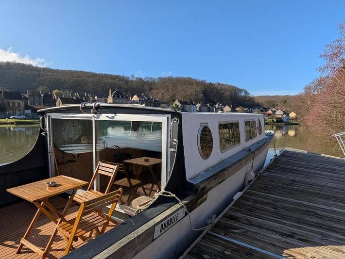 Bateau pour 2 personnes, avec vue ainsi que terrasse et vue sur le lac à Bogny-sur-Meuse