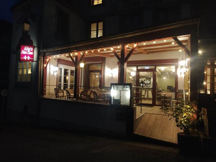 Hôtel pour 4 personnes, avec terrasse et vue à Orcival (Puy-de-Dôme) - 4