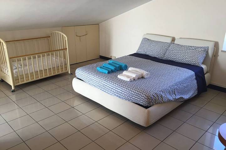 Ganze Wohnung, Modernes Penthouse mit einer großen Terrasse mit Meerblick befindet sich 150 Meter vom Strand entfernt in Giulianova, Giulianova (Gemeinde)