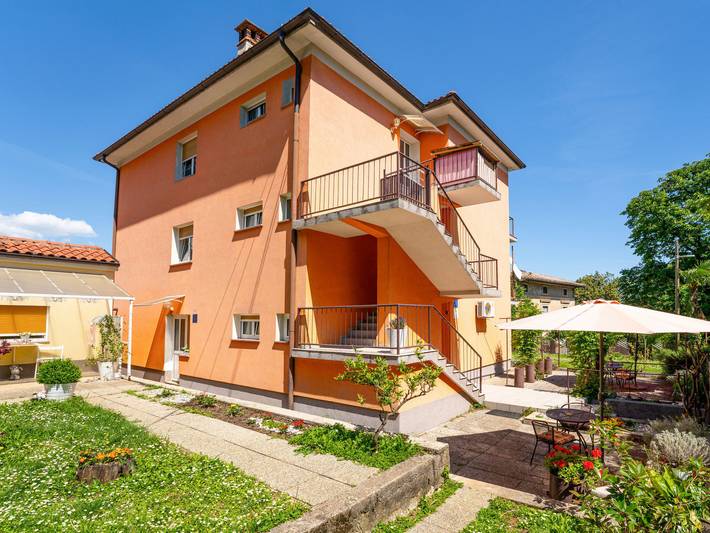 Ferienwohnung für 2 Personen, mit Terrasse und Garten