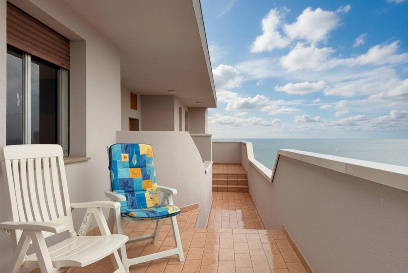 Appartamento intero, Se278 – Senigallia, trilocale fronte mare con balcone e posto auto in Senigallia (comune), Provincia di Ancona