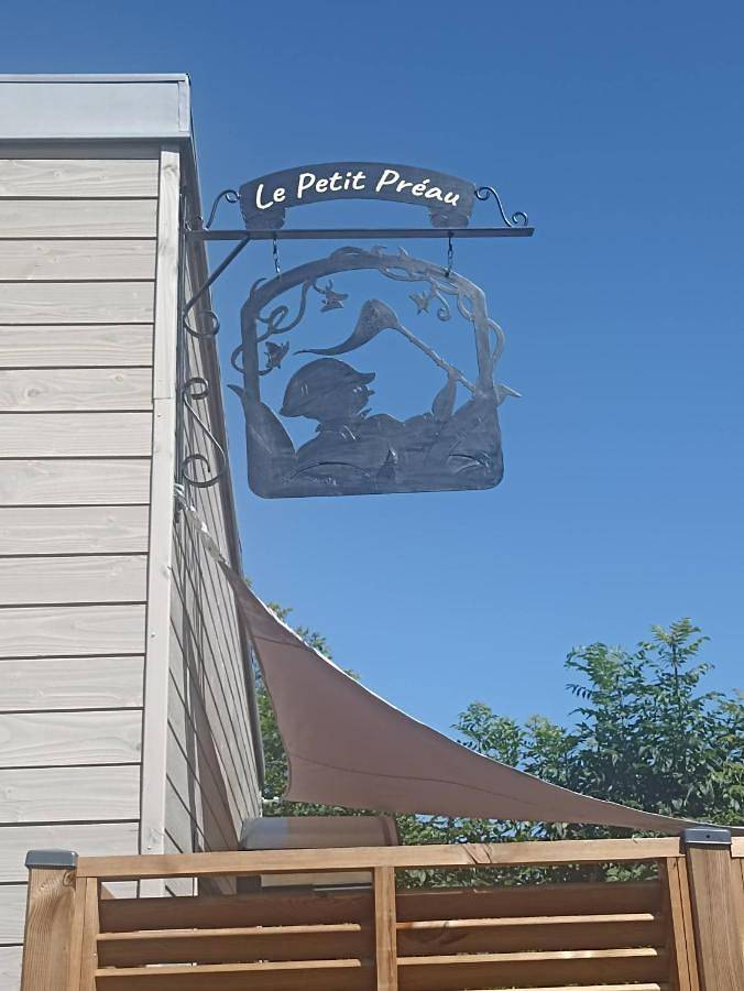Location de vacances pour 2 personnes, avec jardin et vue à Coudeville-sur-Mer