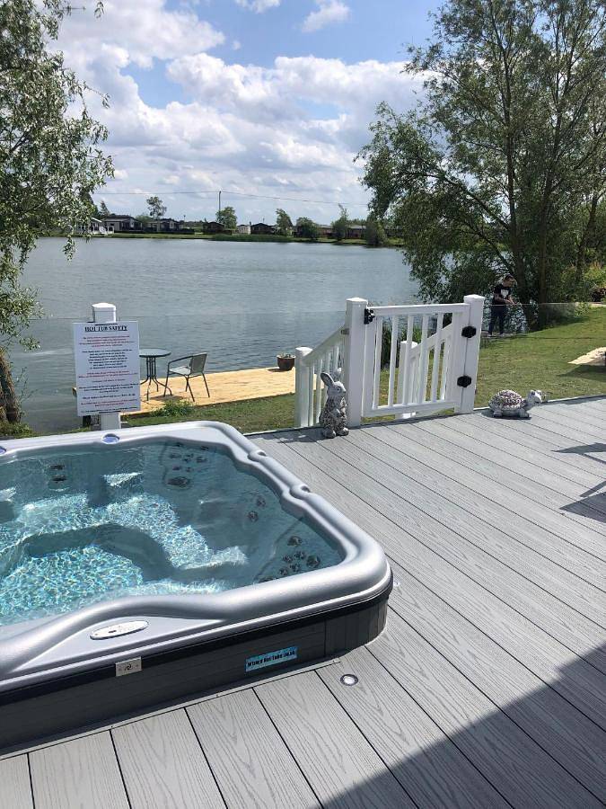 Holiday home for 7 people with hot tub in Tattershall, Lincolnshire