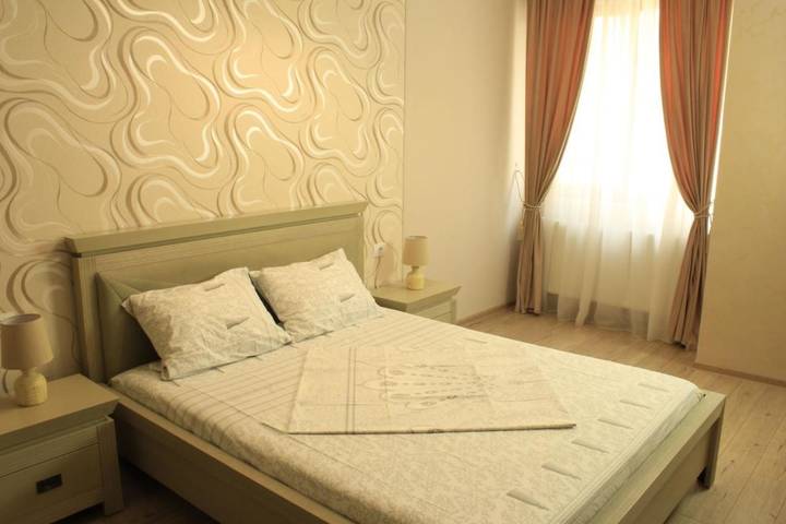 Appartement de vacances pour 5 personnes, avec Balcon et Jacuzzi ainsi que Terrasse et Vue sur le lac