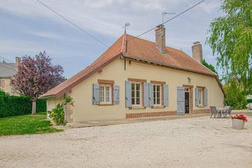 Gîte pour 4 personnes, avec jardin, animaux acceptés à Montfey
