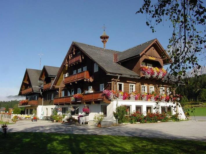 Hotel für 4 Personen, mit Balkon und Terrasse sowie Garten und Sauna