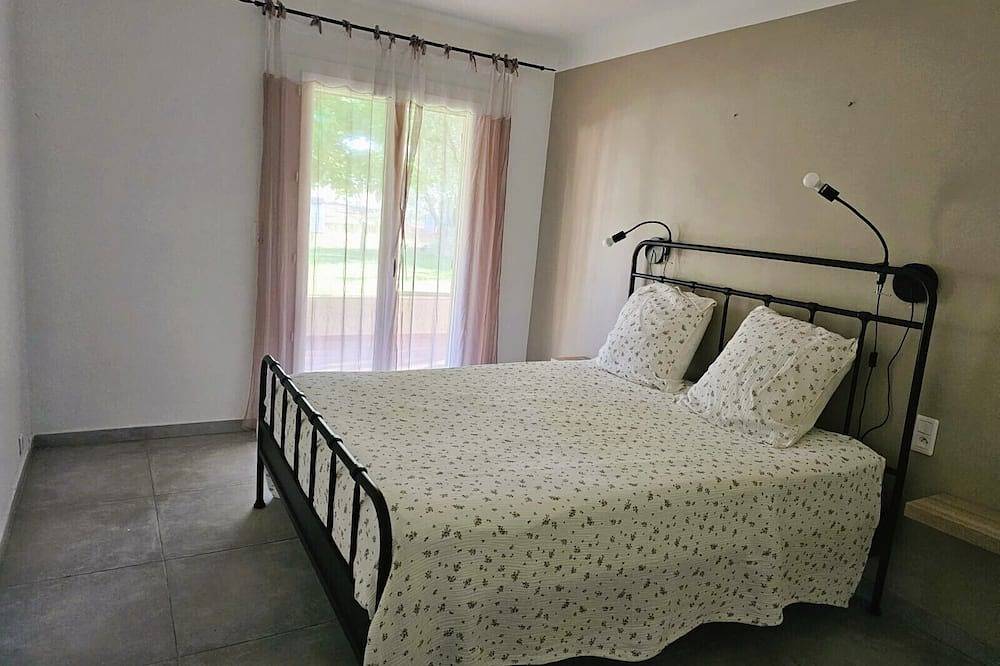 Appartement entier, Le Petit Maraîcher : Terrasse & Calme Absolu in Puget-sur-Argens, Côte méditerranéenne (France)