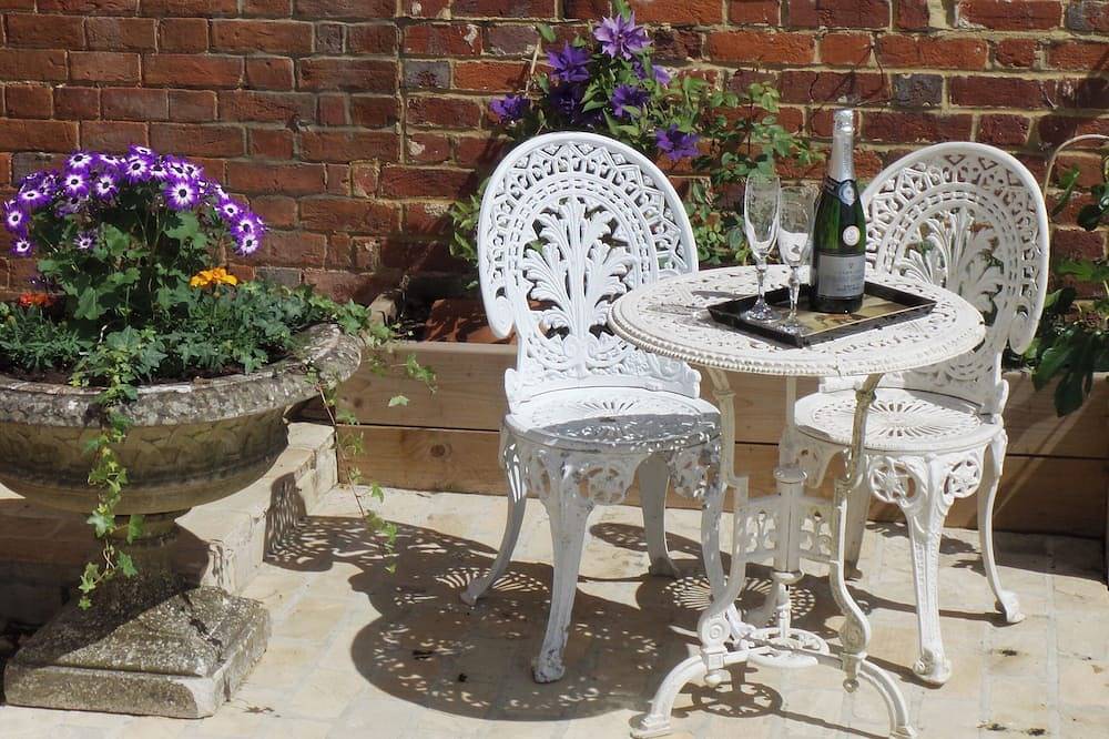 1 bedroom accommodation in Turville, near Henley-on-Thames in Turville, Chiltern Hills