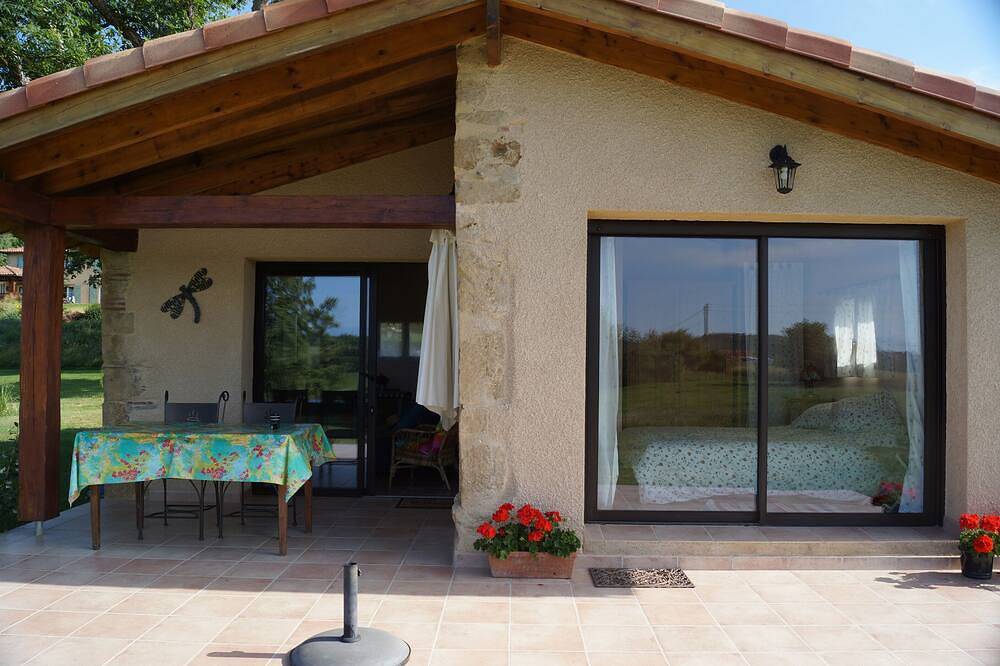 Peaceful Gite + Private Pool Exclusively for you +Magnificent Panoramic Views in Lalanne, Hautes-Pyrénées