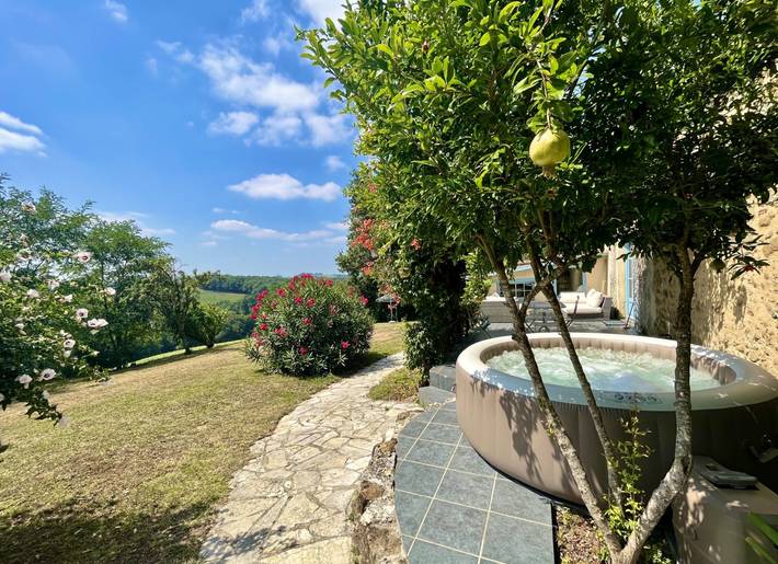 Gîte pour 4 personnes, avec terrasse et jardin, animaux acceptés à Lupiac