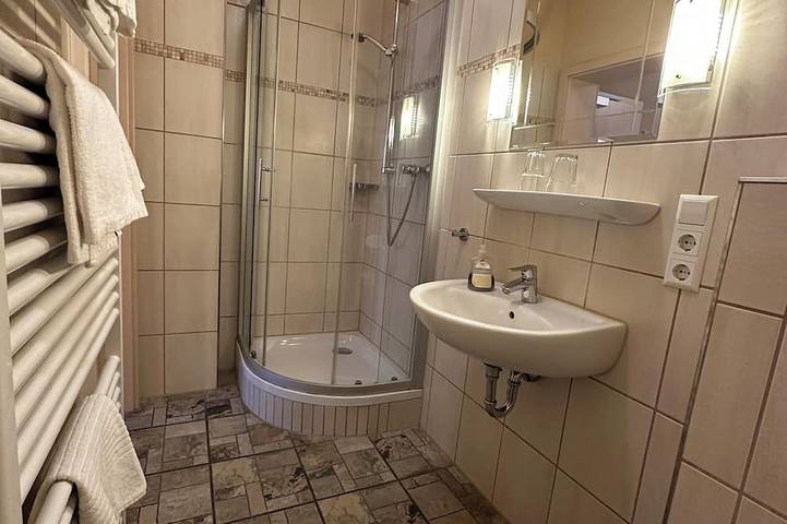 Ganze Wohnung, Doppelzimmer mit Dusche/Wc in Blaubeuren, Blaubeuren Region