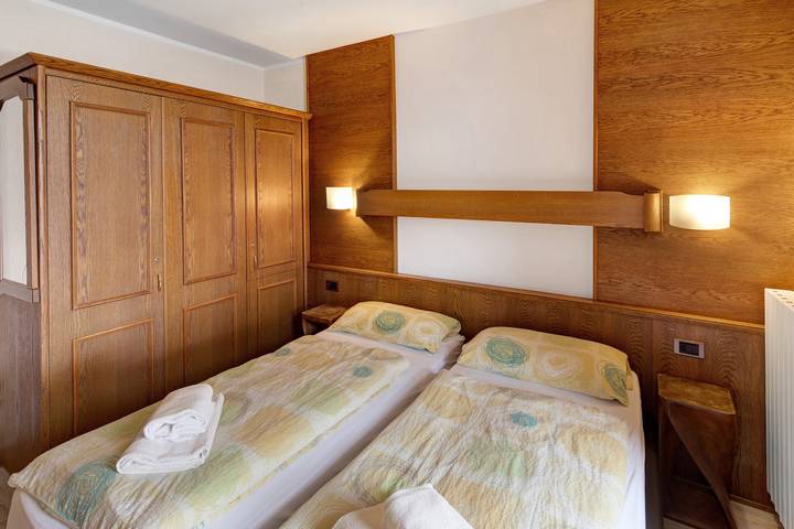 Hel enrumslägenhet, Holiday Apartment "Casa San Marco n 6" with Mountain View, Balcony & Wi-Fi in Livigno (Town), Livigno