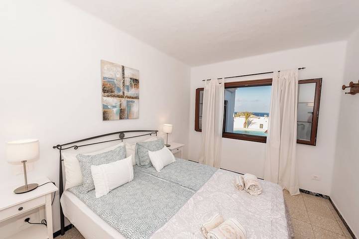 Ganze Wohnung, Fkk-Apartment in Villa Blanca, 4 mit Schwimmbad und zwei Schlafzimmer in Charco del Palo, Haría