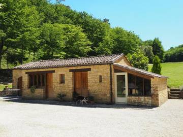 Gîte pour 2 personnes, avec terrasse à Castels