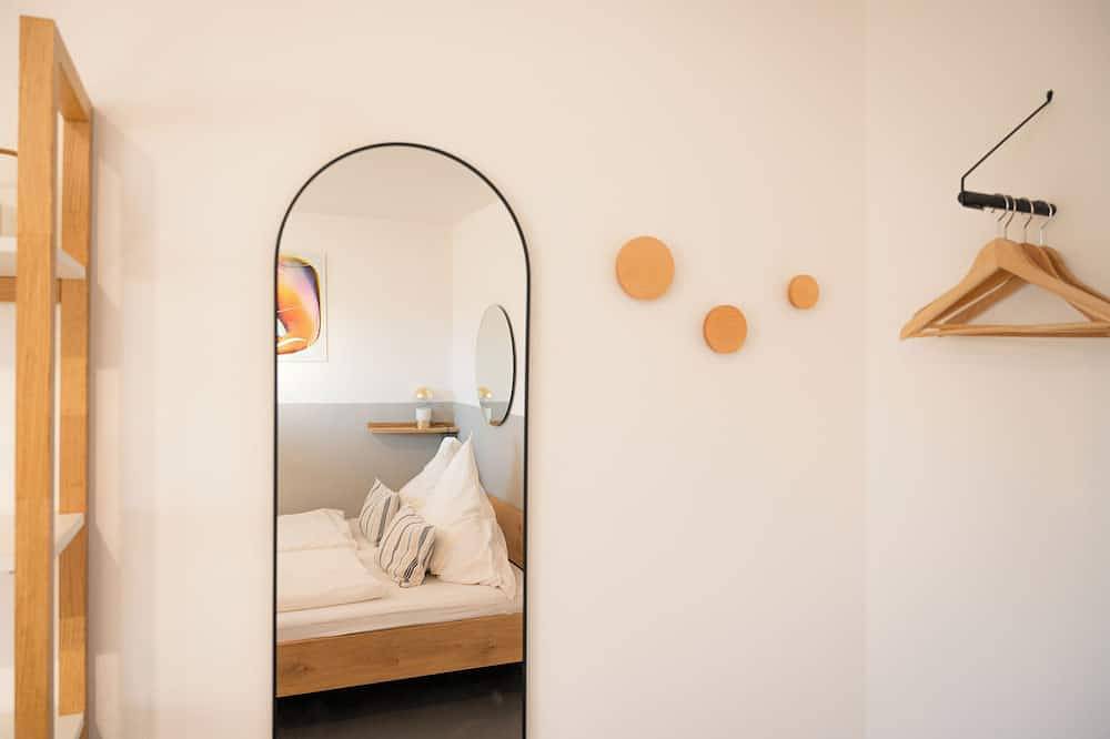 Ganze Wohnung, Apartment 7 - Compact & Colorful in Breitbrunn am Chiemsee, Chiemsee