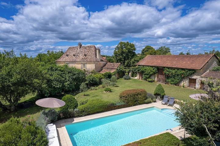 Location de vacances pour 10 personnes, avec jardin à Pontours