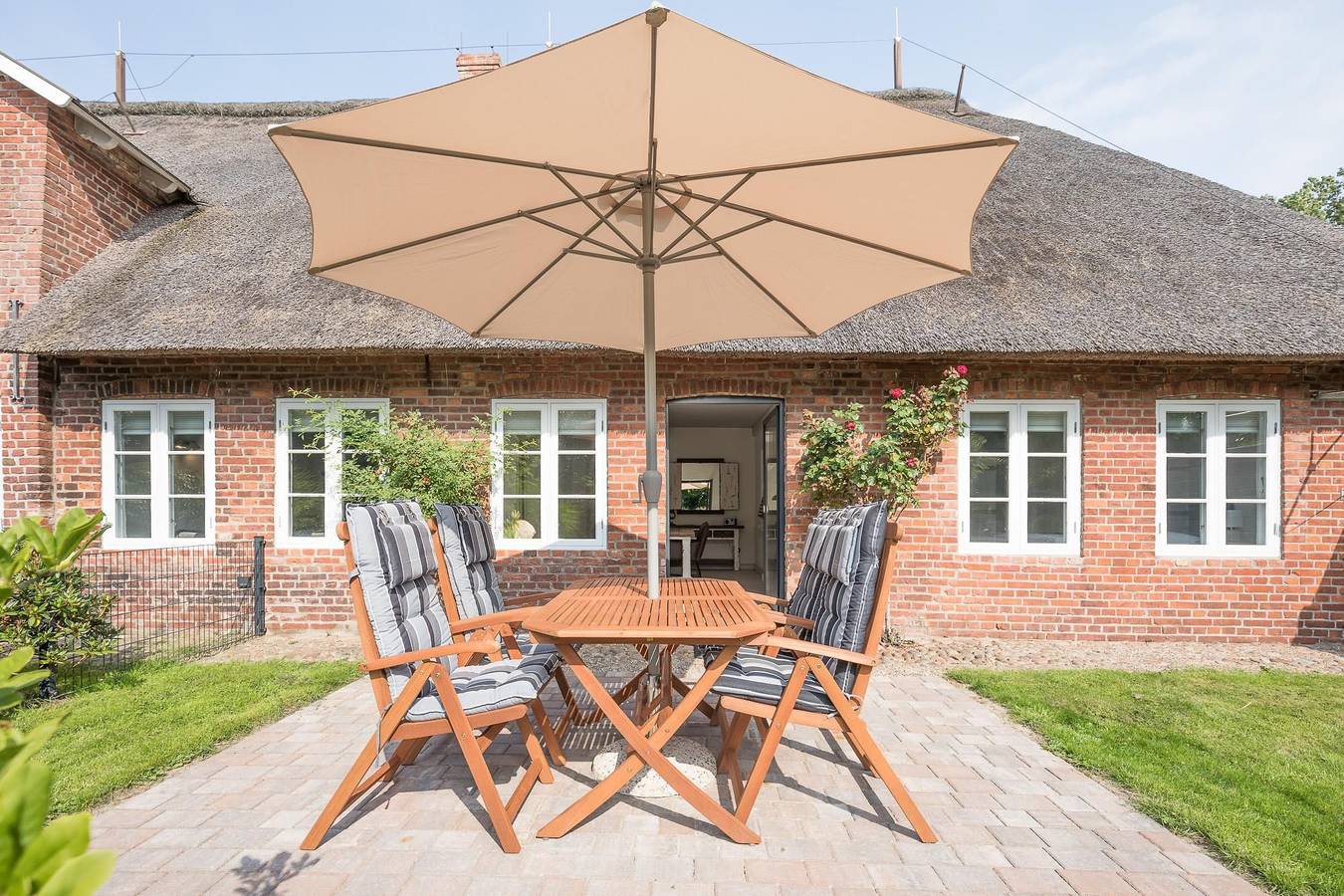 Ganze Wohnung, Stilvolle Ferienwohnung in ländlicher Idylle in Wobbenbüll, Nordseeküste