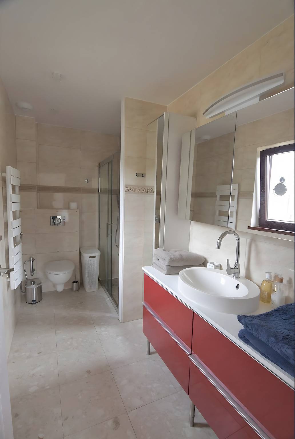 Holiday Home 'Belle Maison Familiale De Kerscaven' with Private Terrace, Private Garden and Wi-Fi in Penmarc'h, Côte de Cornouaille