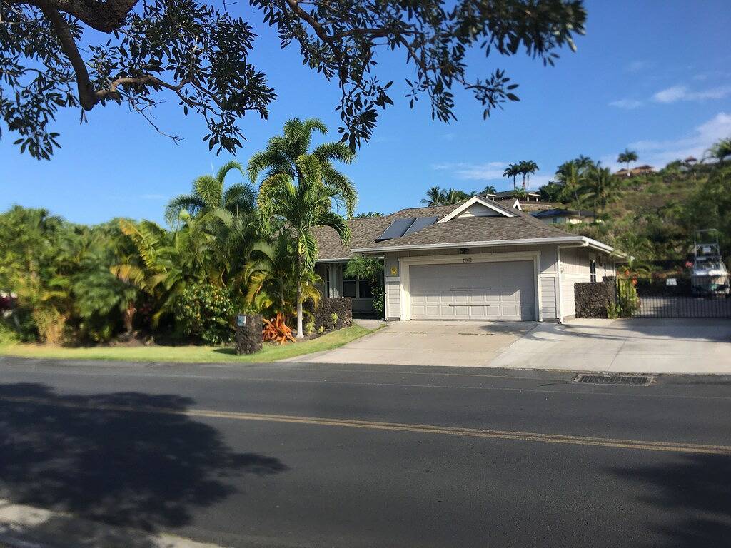 Wohnanlage befindet sich in unmittelbarer Nähe zum Strand in Komohana Kai, Alii Kai