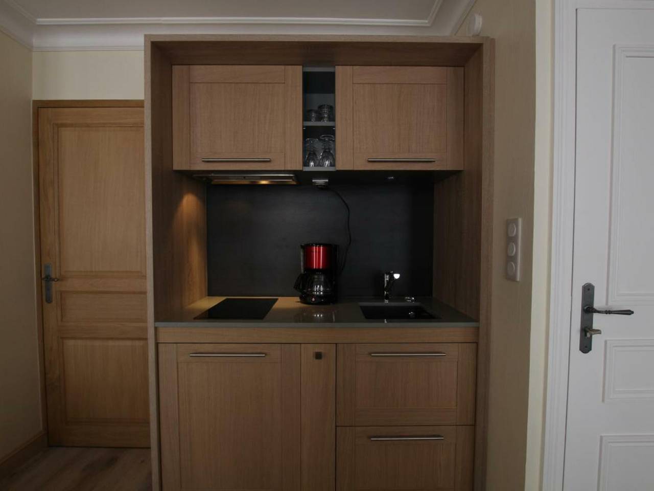 Estudio entero, Estudio elegante en Granville, cerca de comercios y playa, todo incluido in Granville, Côte de la Déroute