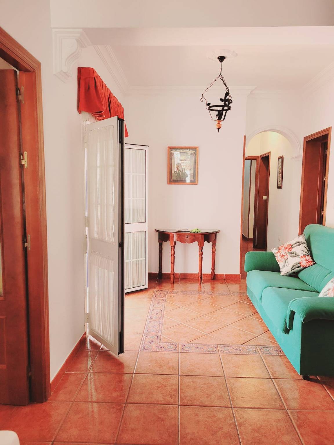 Villa 'Maria' con terraza privada, jardín compartido y Wi-Fi in La Fontanilla, Conil de la Frontera