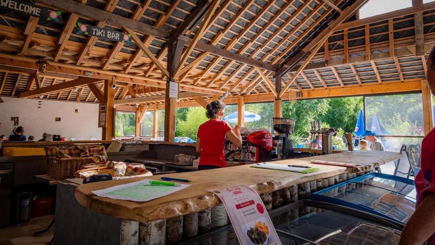 Station pour 5 personnes, avec piscine et terrasse à Seillac - 4