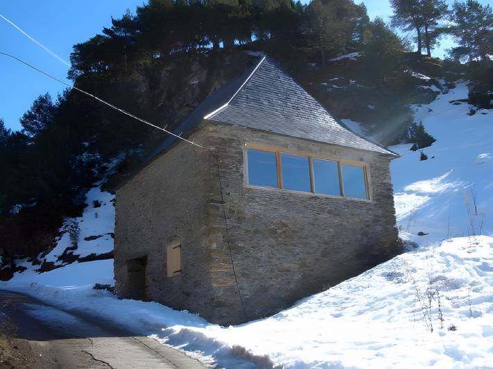Chalet 'Cabaña Vento Norte' con vistas a la montaña y jardín privado in Vilamós, Pirineo Catalan