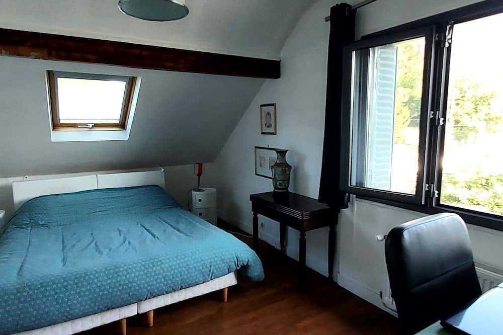 Maison avec jardin proche transports in Chaville, Hauts-de-Seine