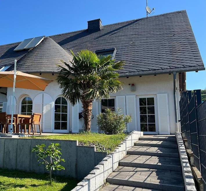 Ferienhaus für 10 Personen, mit Garten und Ausblick sowie Sauna, kinderfreundlich in Kaiserstuhl