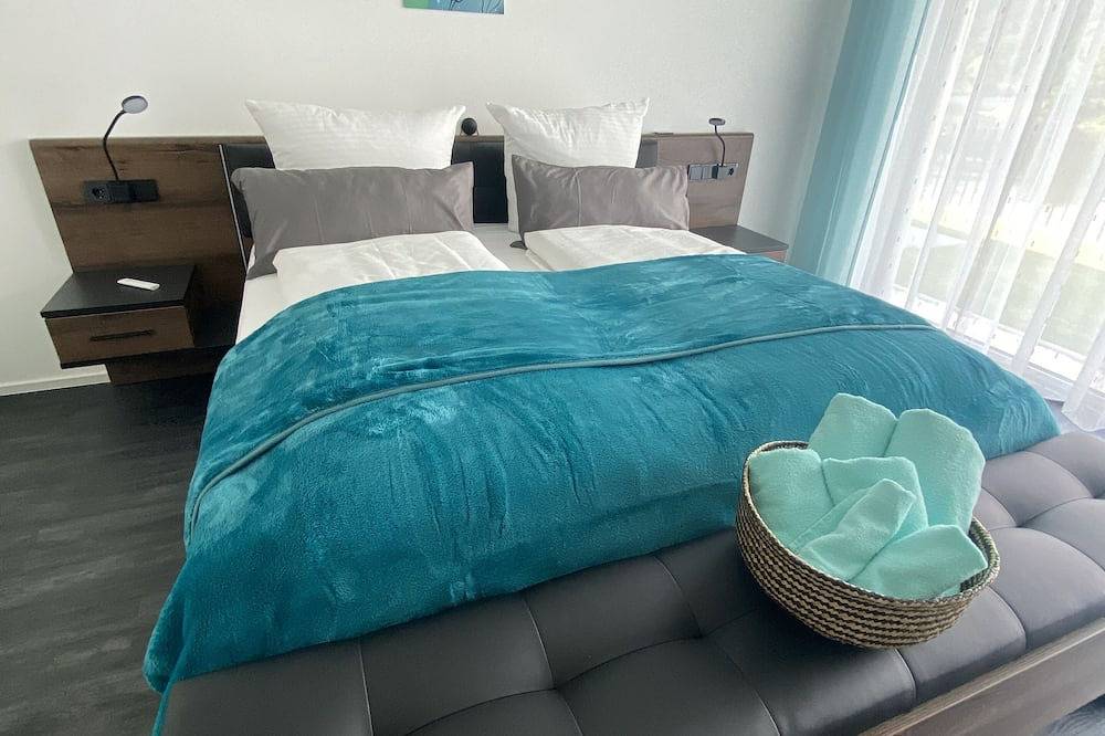 Ganze Wohnung, Apartments-Saaldorf Wg1 mit Terrasse und Blick auf den Stausee in Saaldorf, Bad Lobenstein