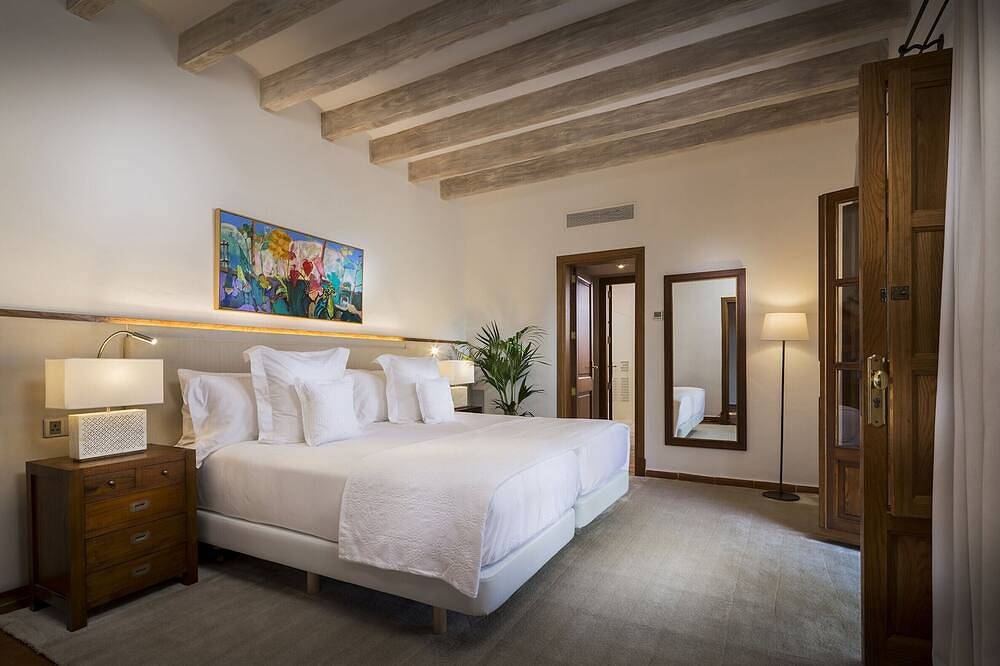Astounding Mallorca Villa | La Mejor Vista | 5 Bedrooms | All Inclusive in Port des Canonge, Banyalbufar