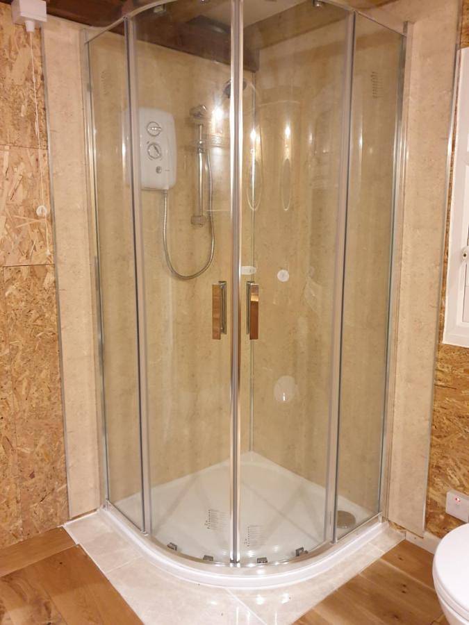 Double Room with Private Bathroom in Shropshire