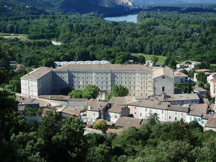 Hôtel pour 2 personnes, avec jardin et vue à Viviers - 3