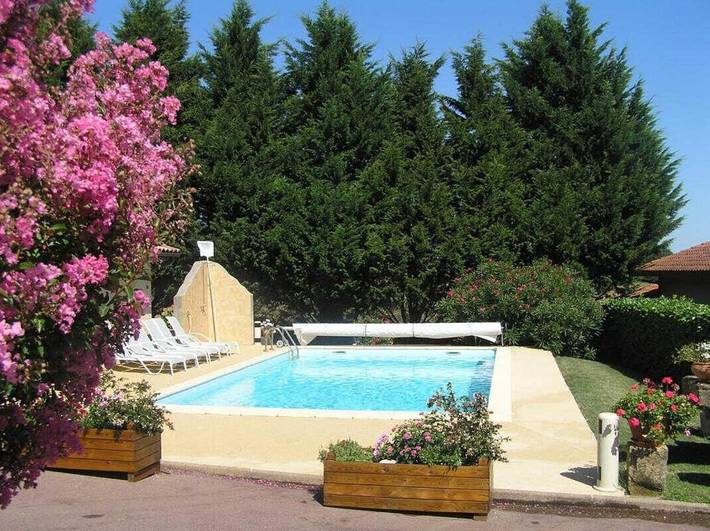 Location de vacances pour 9 personnes, avec Terrasse ainsi que Jardin et Piscine dans Ciadoux - 3